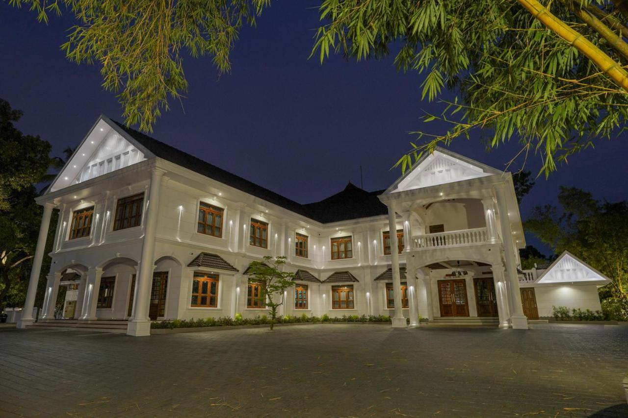 Hotel Heritage Plaza Kottajam Kültér fotó