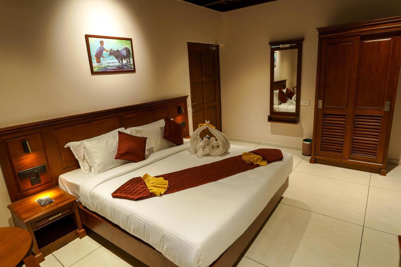 Hotel Heritage Plaza Kottajam Kültér fotó