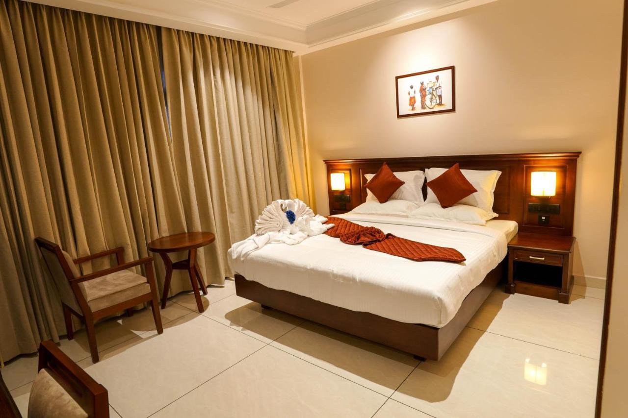 Hotel Heritage Plaza Kottajam Kültér fotó