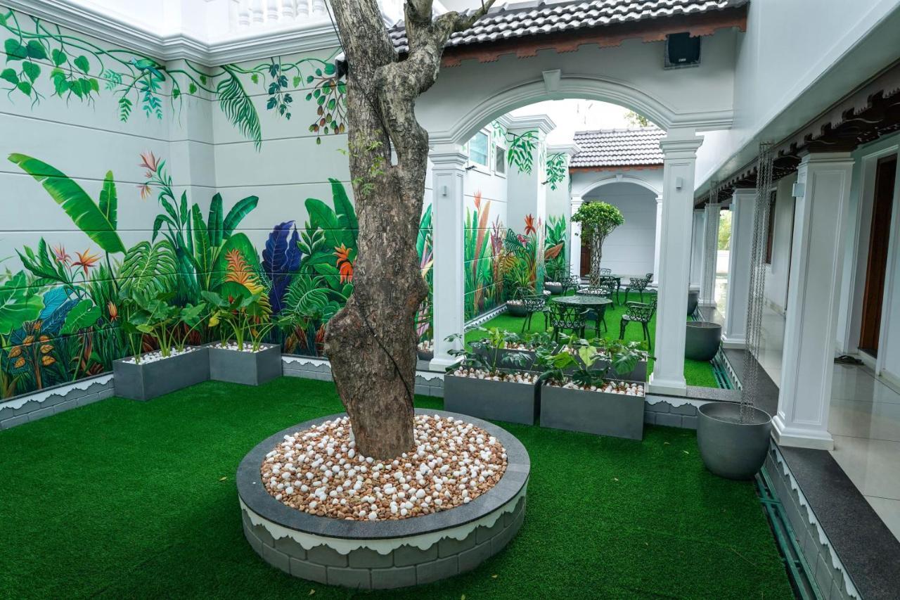 Hotel Heritage Plaza Kottajam Kültér fotó