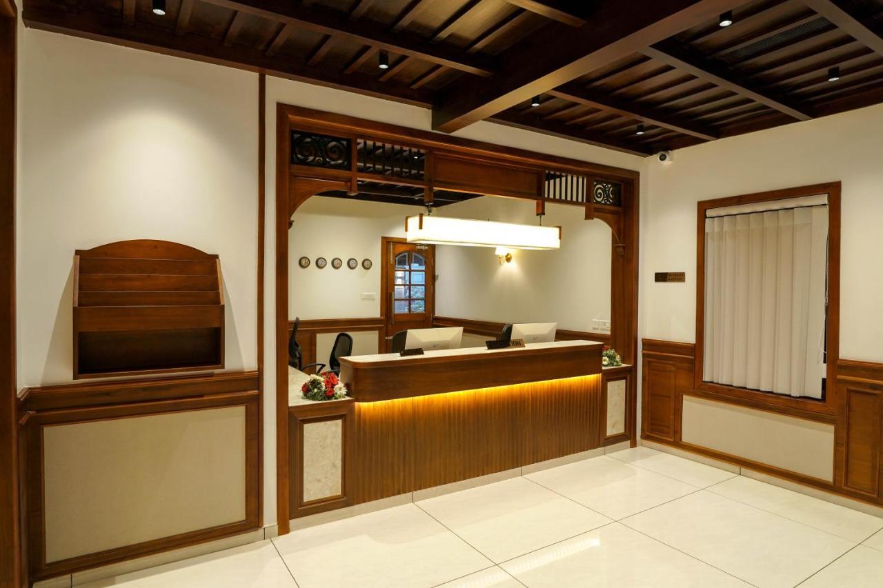 Hotel Heritage Plaza Kottajam Kültér fotó