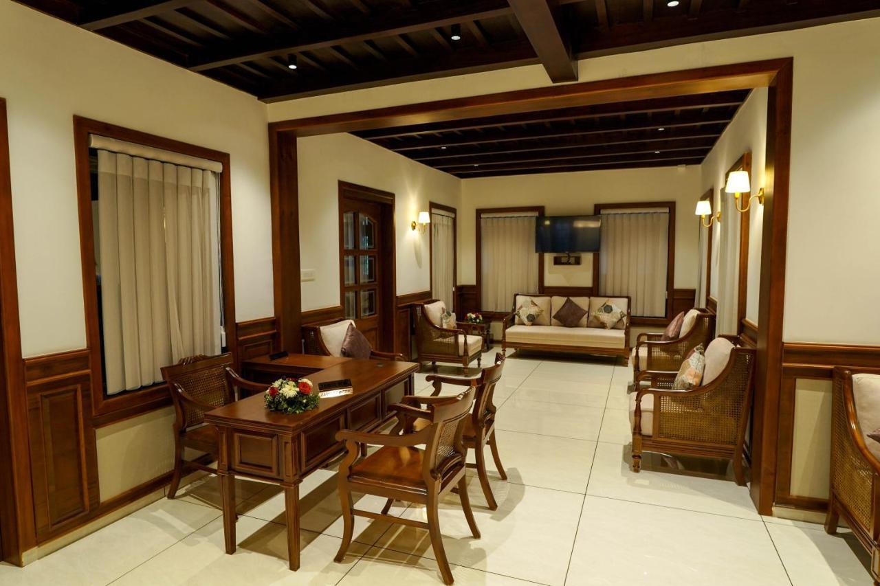 Hotel Heritage Plaza Kottajam Kültér fotó