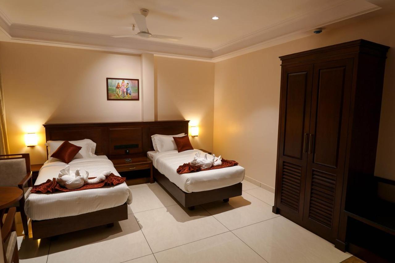 Hotel Heritage Plaza Kottajam Kültér fotó